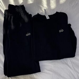 ALO Yoga Accolade sweat set in black